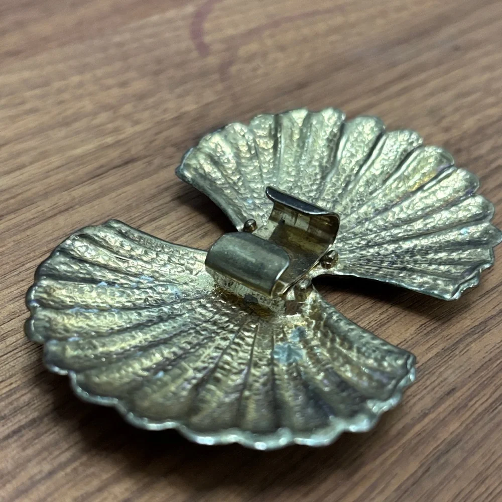 Vintage Gold tone Shell Design Belt Buckle
